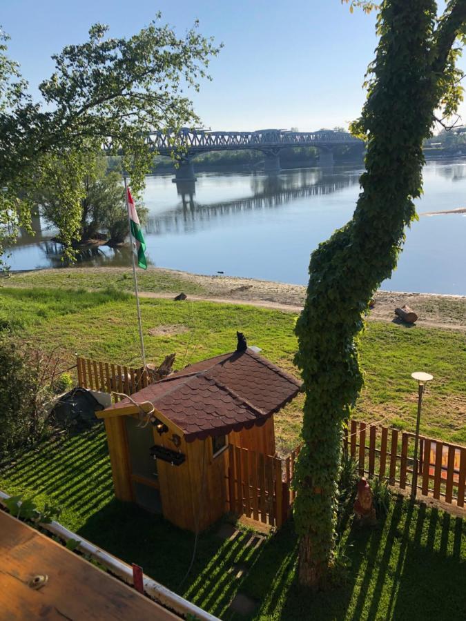 Hero 4 Sterne Ferienhaus バヤ エクステリア 写真