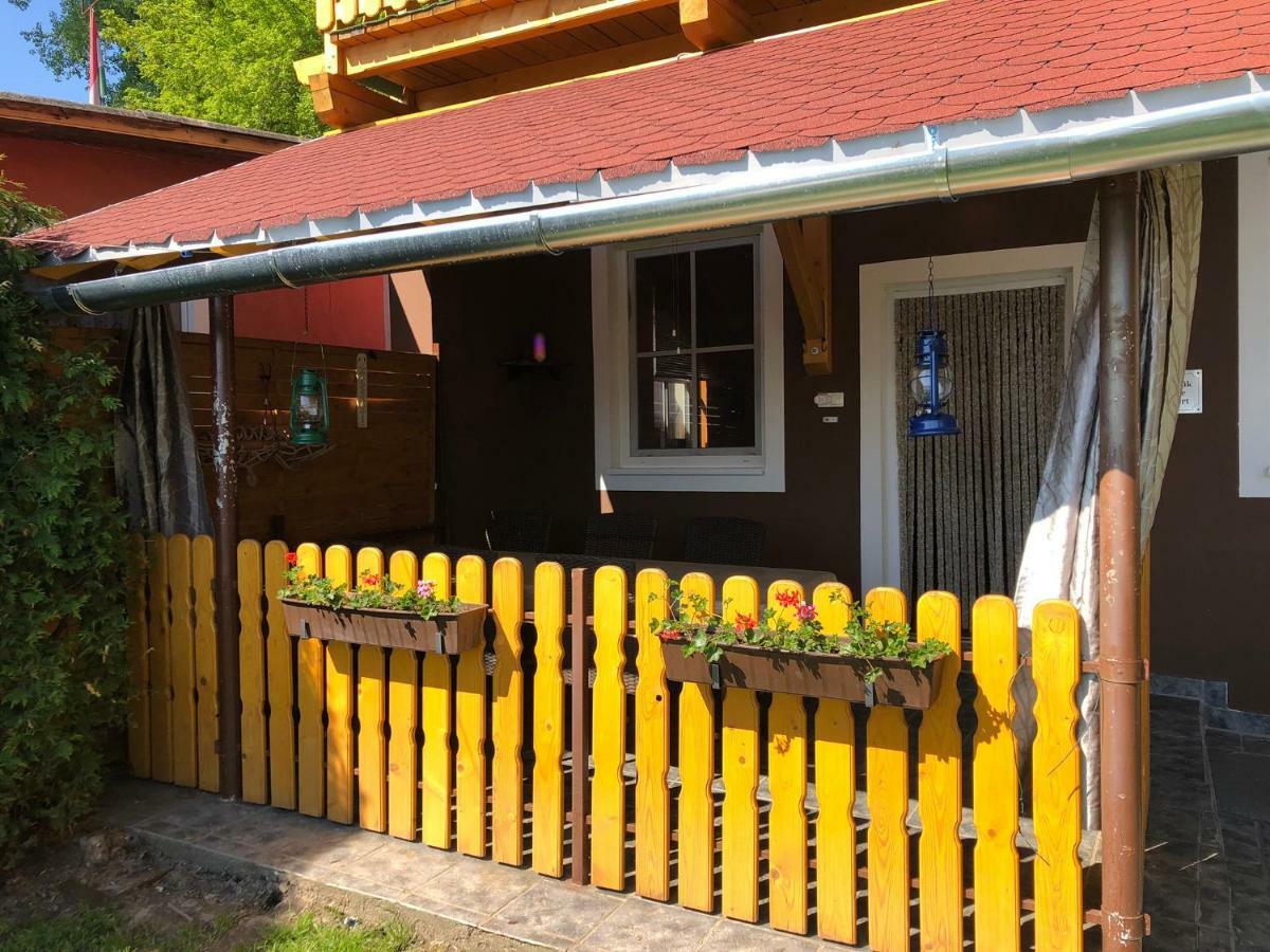 Hero 4 Sterne Ferienhaus バヤ エクステリア 写真