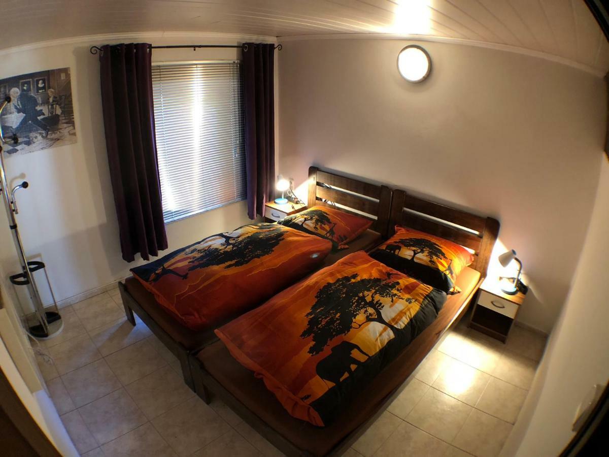 Hero 4 Sterne Ferienhaus バヤ エクステリア 写真